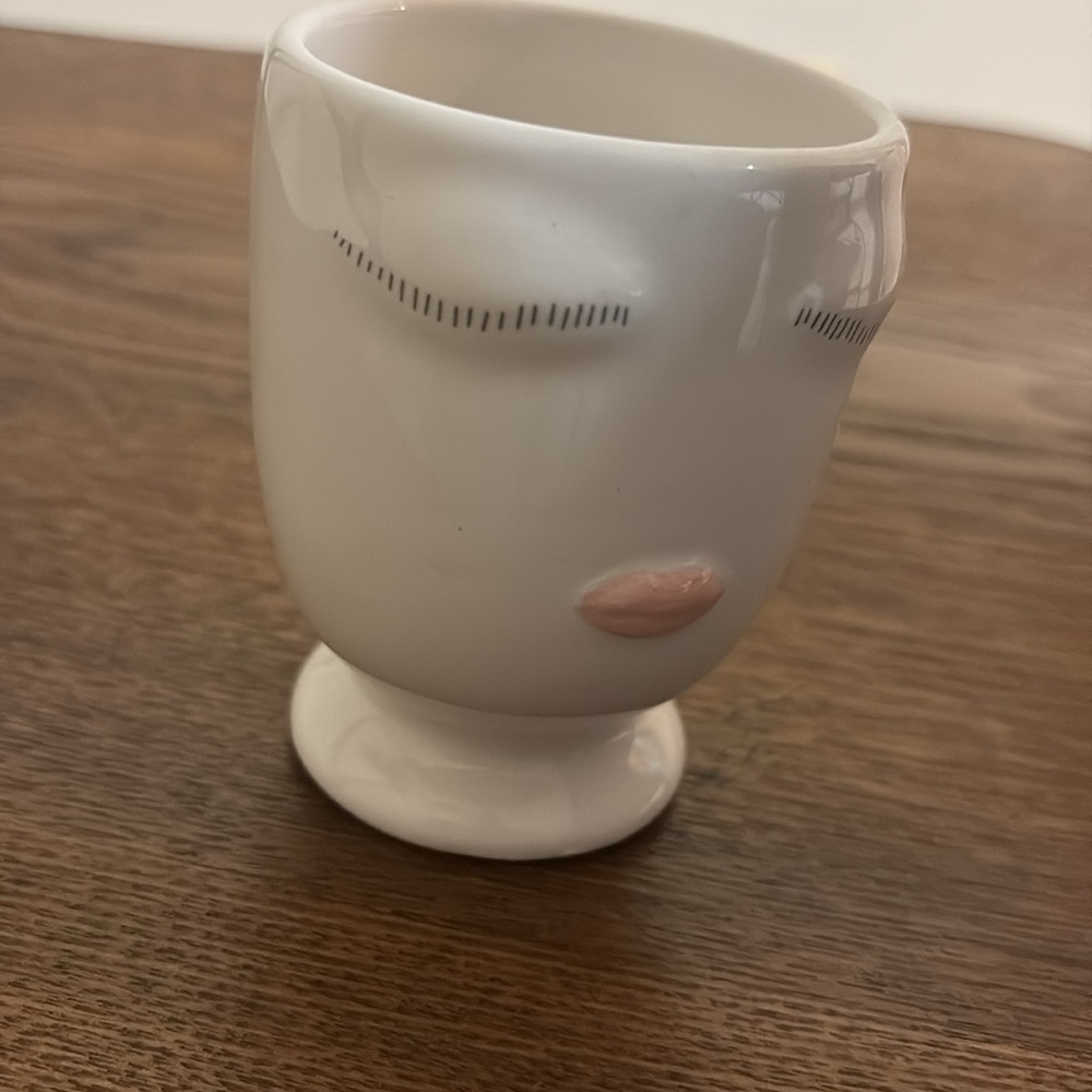 White Ceramic Face Planter - Picture 2 of 2